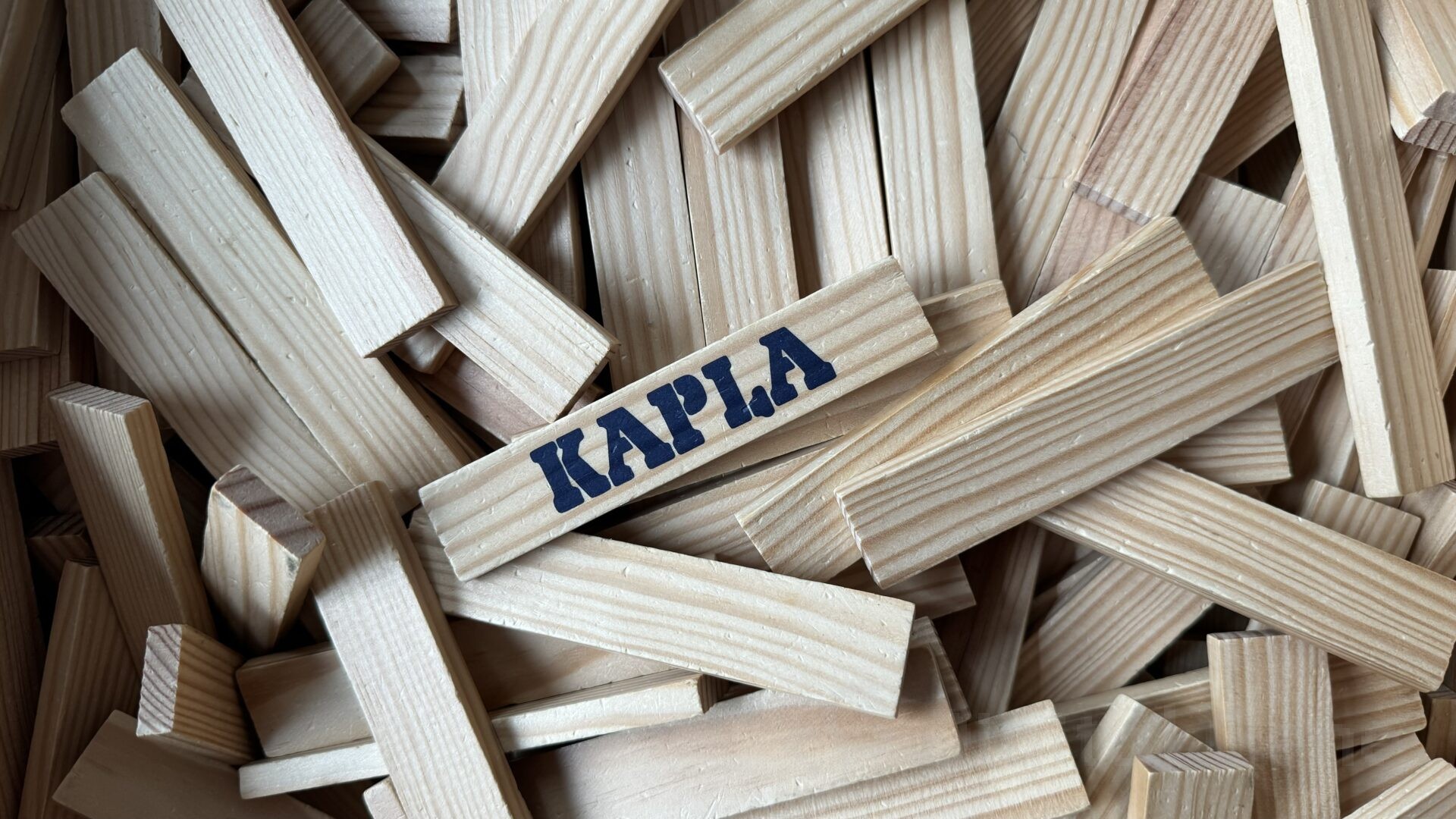 KAPLA （カプラ）　想像力を育てるオススメおもちゃ紹介